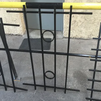 FABRICATION DE GRILLES METALLIQUES ANTI INFRACTION SUR MESURE POUR FENETRES  MARSEILLE PACA