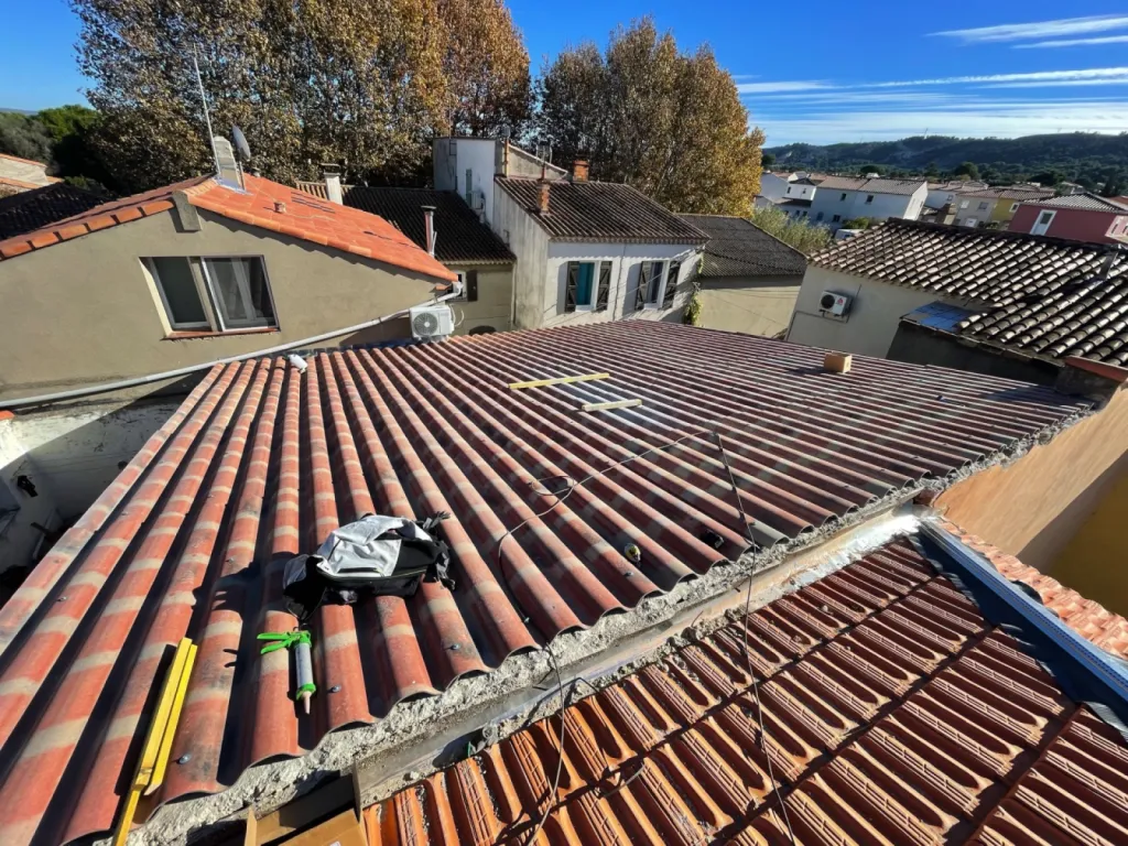 Réalisation de couvreur pour un changement de toiture de maison type P.S.T sur Istres 13800