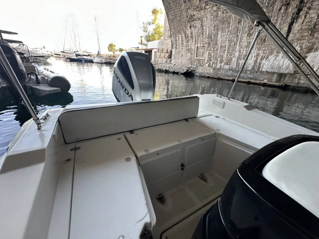 ORIGINAL RIB 700 bateau semi-rigide d'occasion disponible à Six-Fours les plages