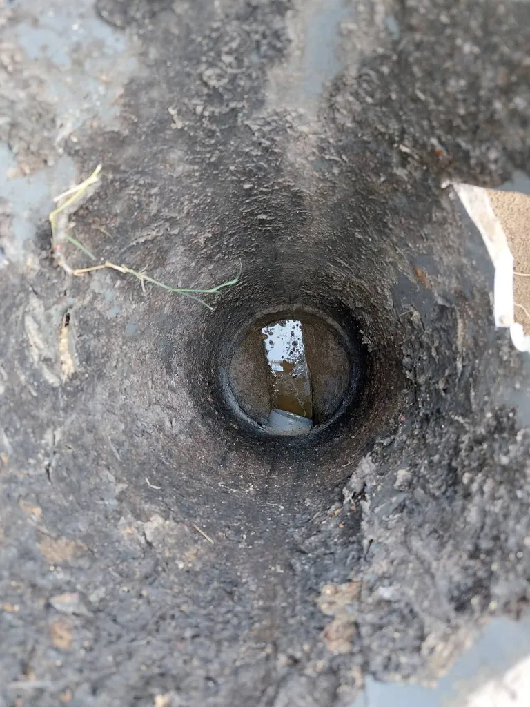 Une déviation de tuyau lavage et piquage sur regard avant fosse sur Cadenet? Quelle entreprise contacter?