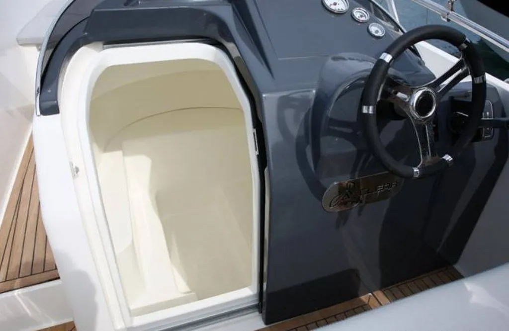 Bateau rigide coque open Aquarius Clear à vendre en Martinique