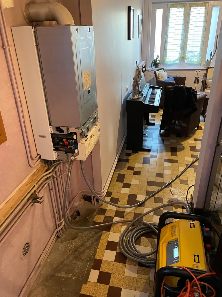Désembouage des radiateurs et du circuit chauffage sur Craponne dans l’Ouest lyonnais - intervention d’un plombier chauffagiste à Craponne pour un Desembouage sur des radiateurs