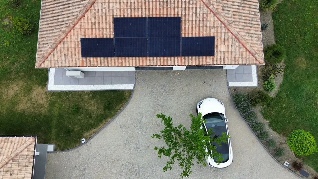 Fourniture et pose de panneaux photovoltaïques avec micro-onduleur à Sainte-Eulalie