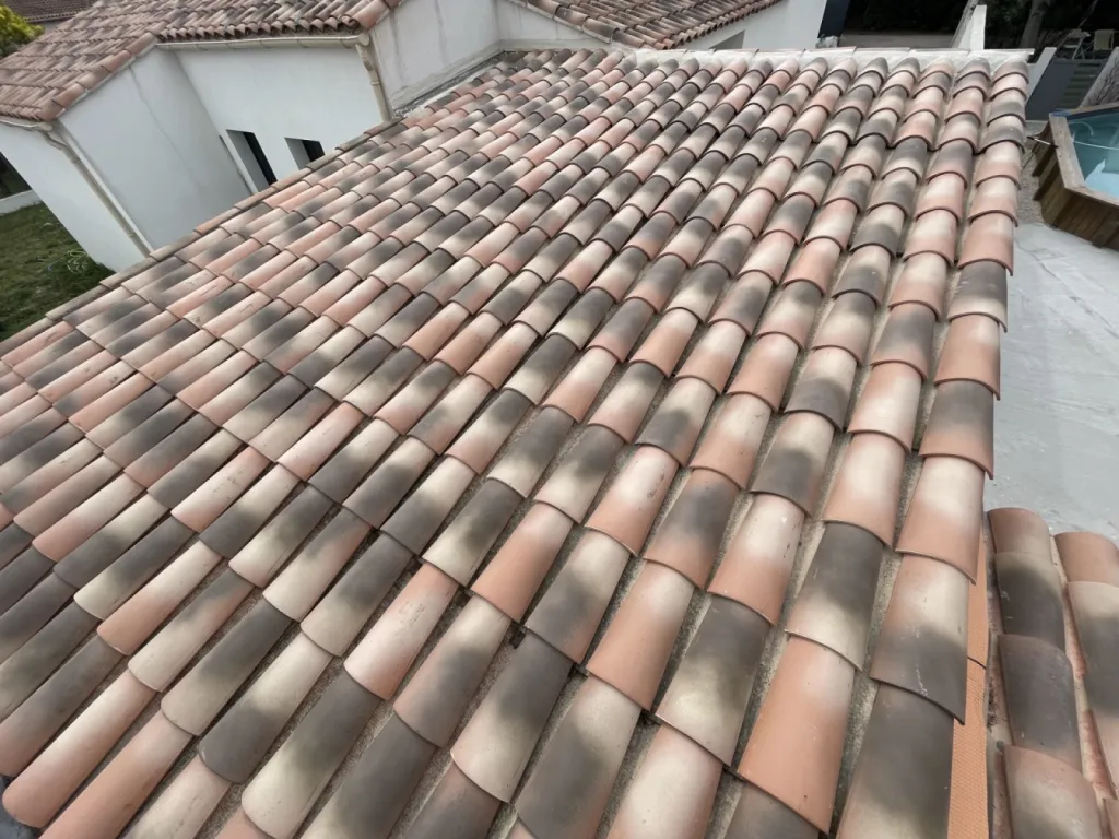 Rénovation d’une toiture en P.S.T sur Marignane près de Martigues