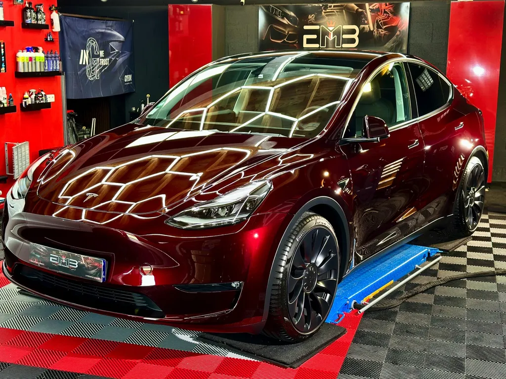 detailing auto Lyon traitement céramique protection PPF face avant contre les rayures Tesla model Y Lyon 