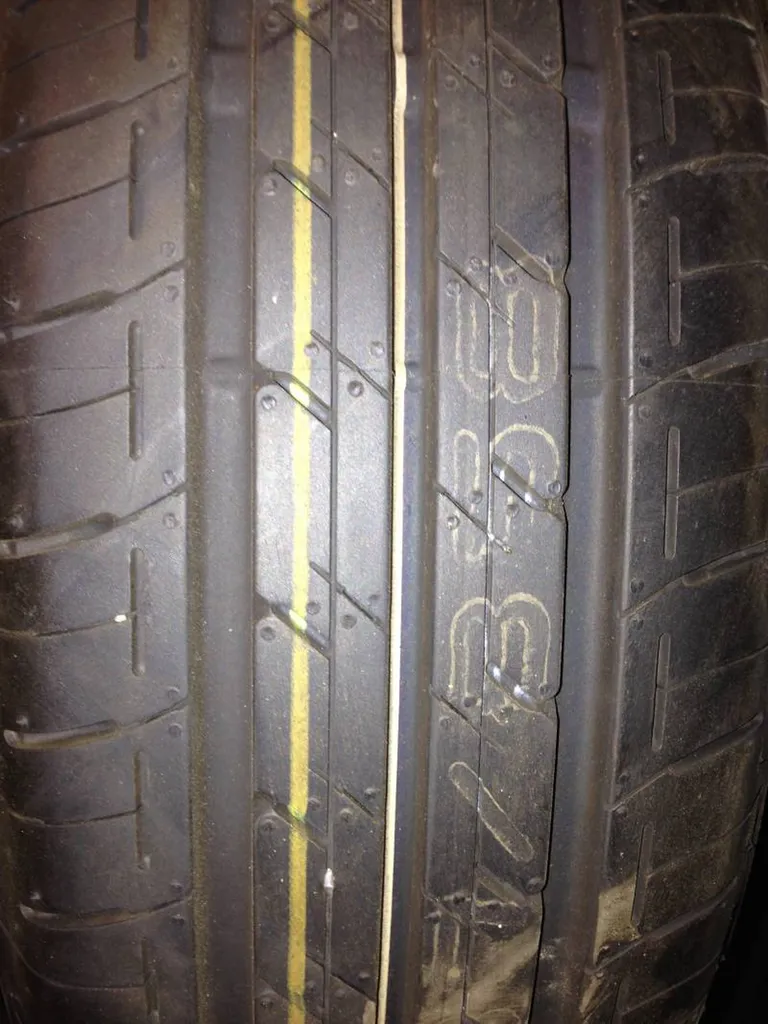 Pneu bridgestone EP150 en 14 pouces