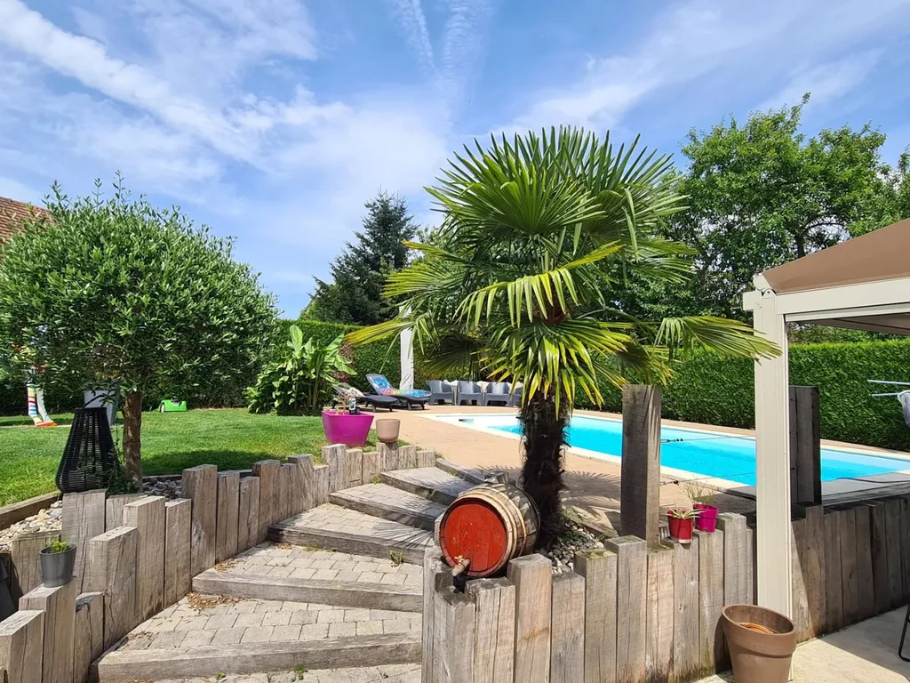 maison avec piscine et garage à vendre à rouillon en sarthe