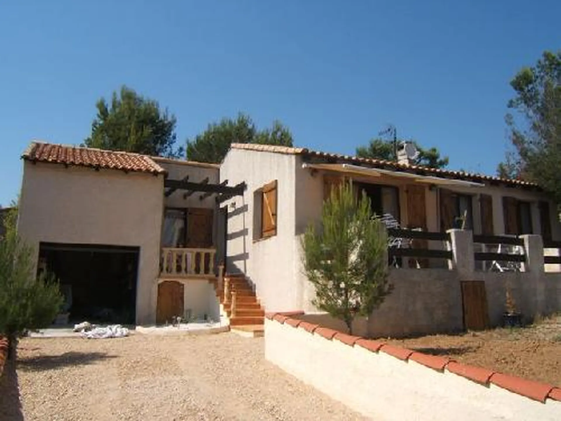 Vente maison Roquefort La Bédoule de plain pied au calme proche commodités