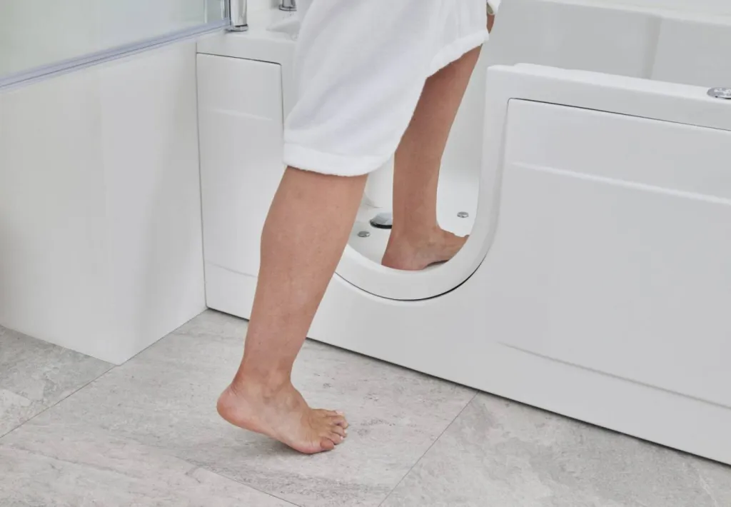 Baignoire à porte avec siège électrique relevant Montana