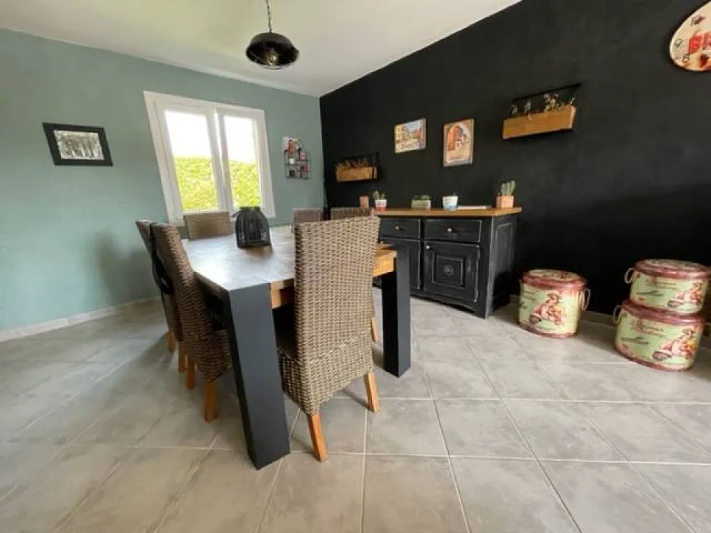 A vendre pavillon de 86 m² habitable sur un terrain de 300 m² sur la commune de ST PIERRE LES ELBEUF 76320