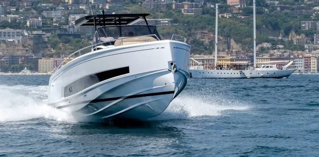 Bateau à moteur Salpa Avantgarde 35 en vente à La Martinique