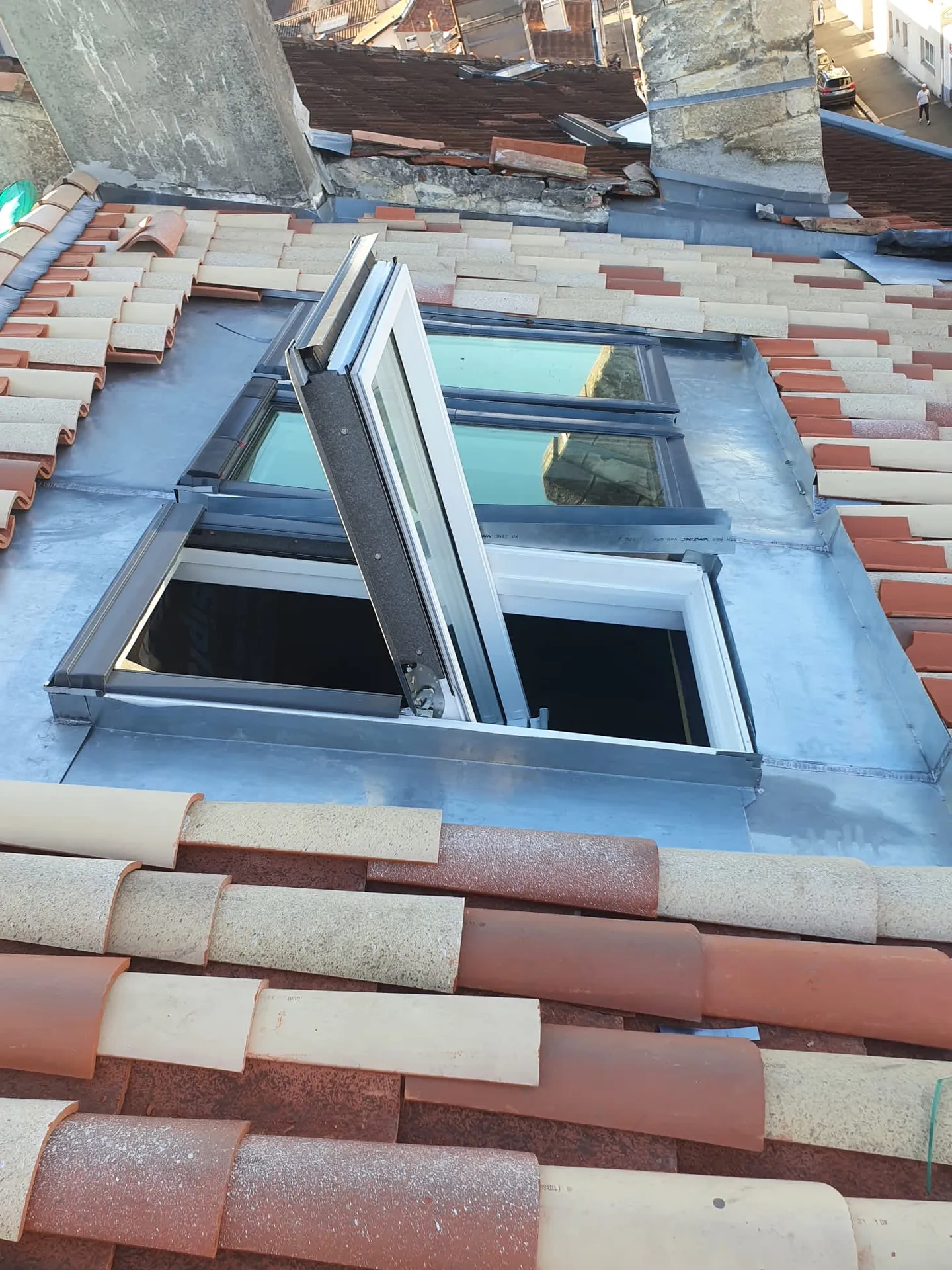 pose VELUX sur mesure avec zinc sur mesure à Bordeaux centre