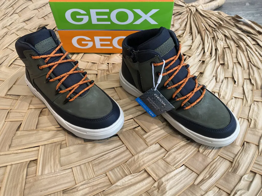 chaussure montantes imperméable près de Montussan