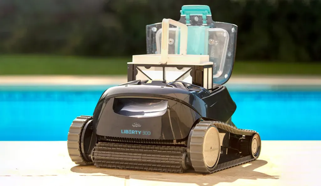 Dolphin LIBERTY 300 - Maytronics - Robot nettoyeur de piscine sans fil - Aquarev' Piscines - Manosque 04100