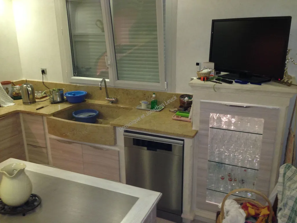 Cuisine en pierre blanche d'Estaillades