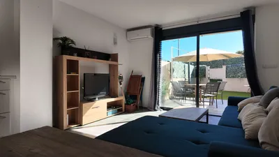 Les Issambres, rez-de-jardin lumineux: T2 de 46 m² avec terrasse 15 m², parking, proche plages, à 256 000 €