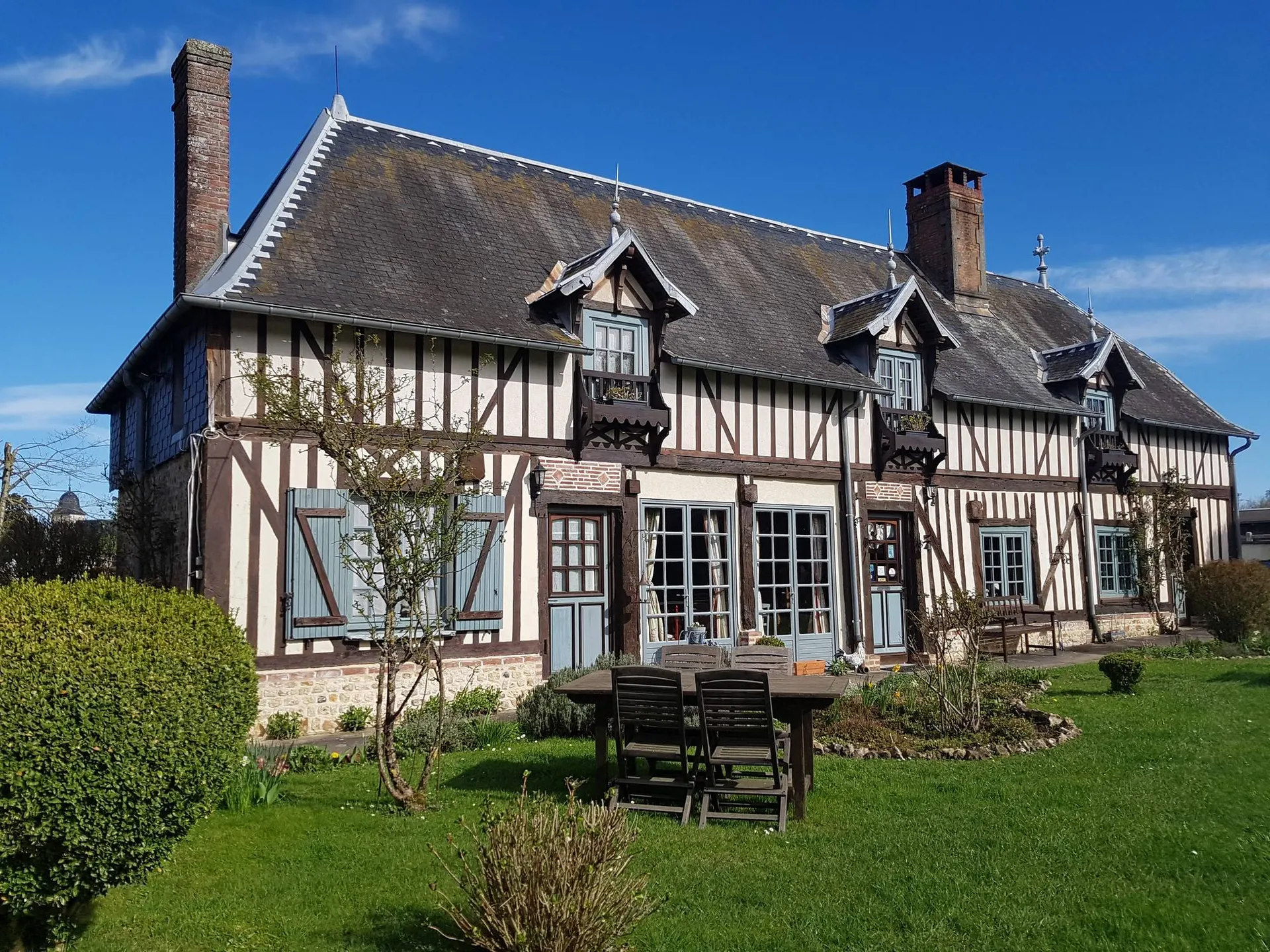 En vente maison de caractère proche Moyaux 14130 PONT-L'Eveque