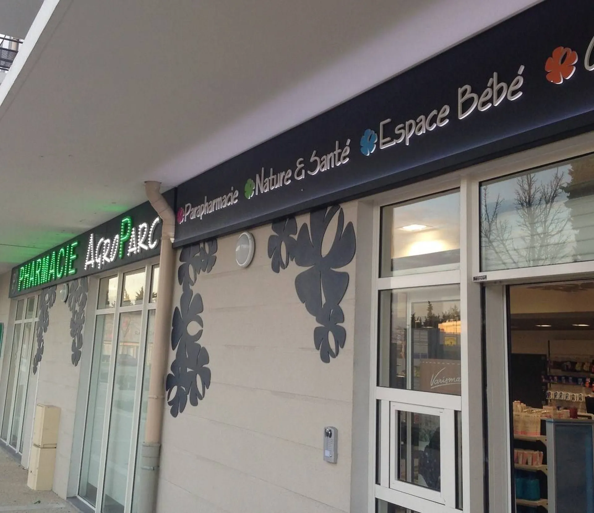 enseigne lumineuse pharmacie martigues