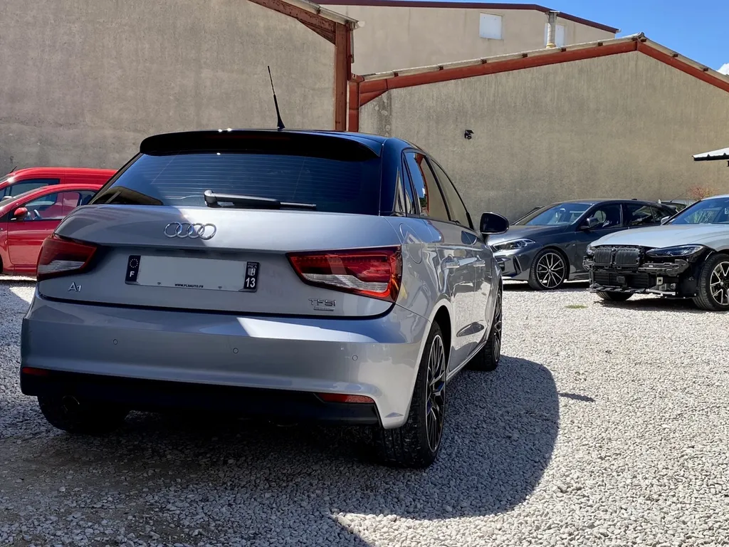 Réparation carrosserie de cette Audi A1 situé à Carnoux en Provence proche de Marseille, Aubagne et la Ciotat 