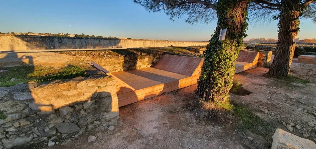 Création de Bains de soleil à l'université de Nîmes Vauban