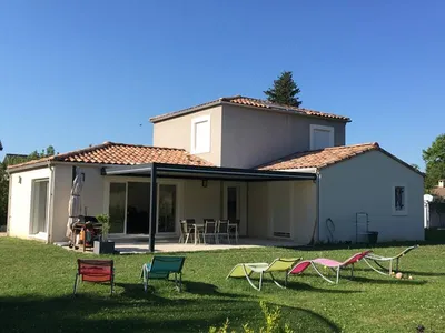 Pergola Anthracite à Langlade dans le Gard proche de Nîmes