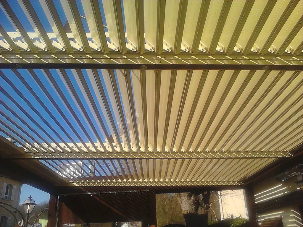 Pergola bioclimatique en kit livraison sur toute la France 