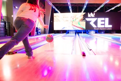 BOWLING