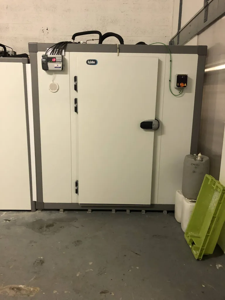 Vente et pose d'une chambre froide négative et positive pour un marin pêcheur au Havre 76