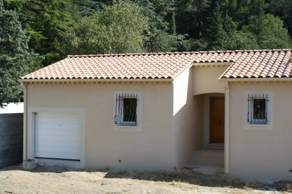 Gouttières G325 aluminium ivoire à Orange (vaucluse) Gouttières G325 aluminium ivoire à Orange (vaucluse)