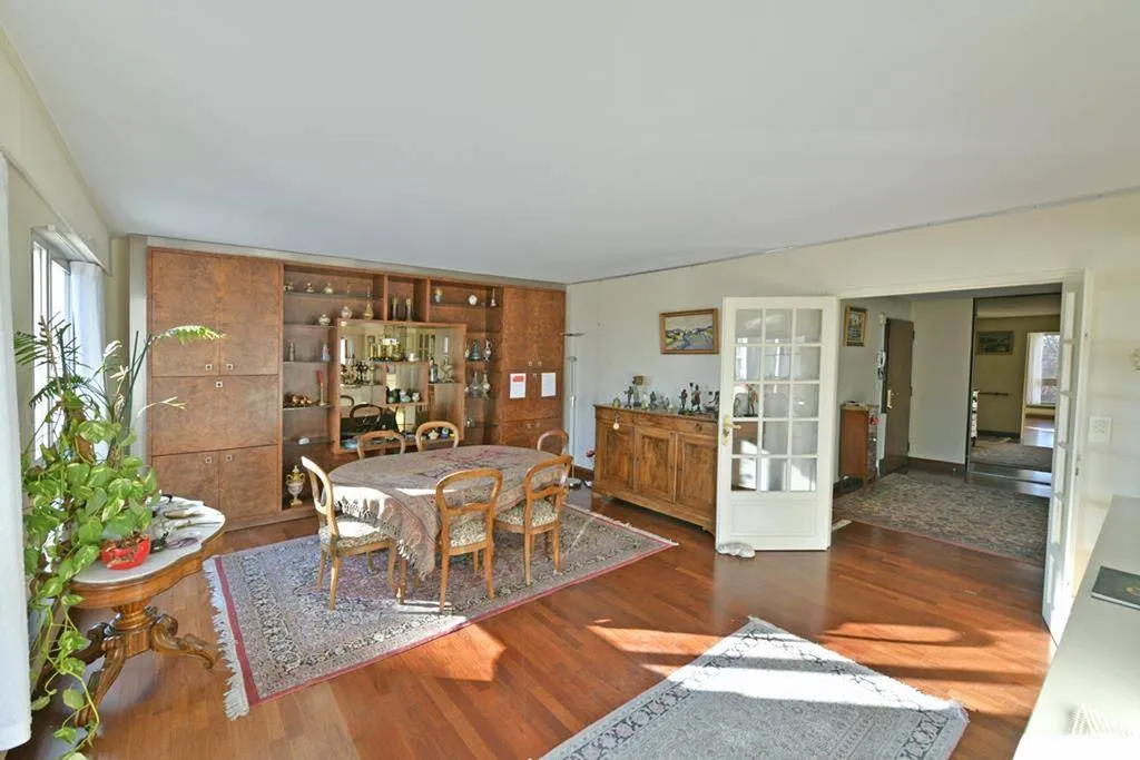 AVIGNON INTRAMUROS : EXCEPTIONNEL ET RARE APPARTEMENT PLEIN SUD    