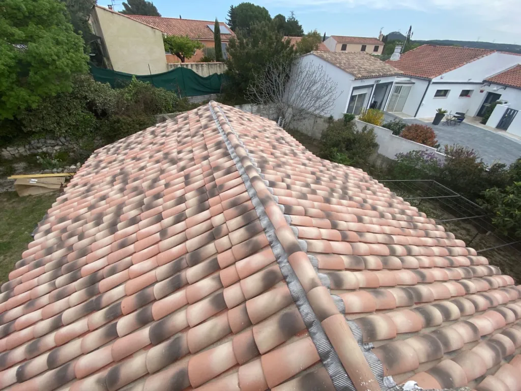 Réfection de toiture type P.S.T sur Velaux près de Aix en Provence