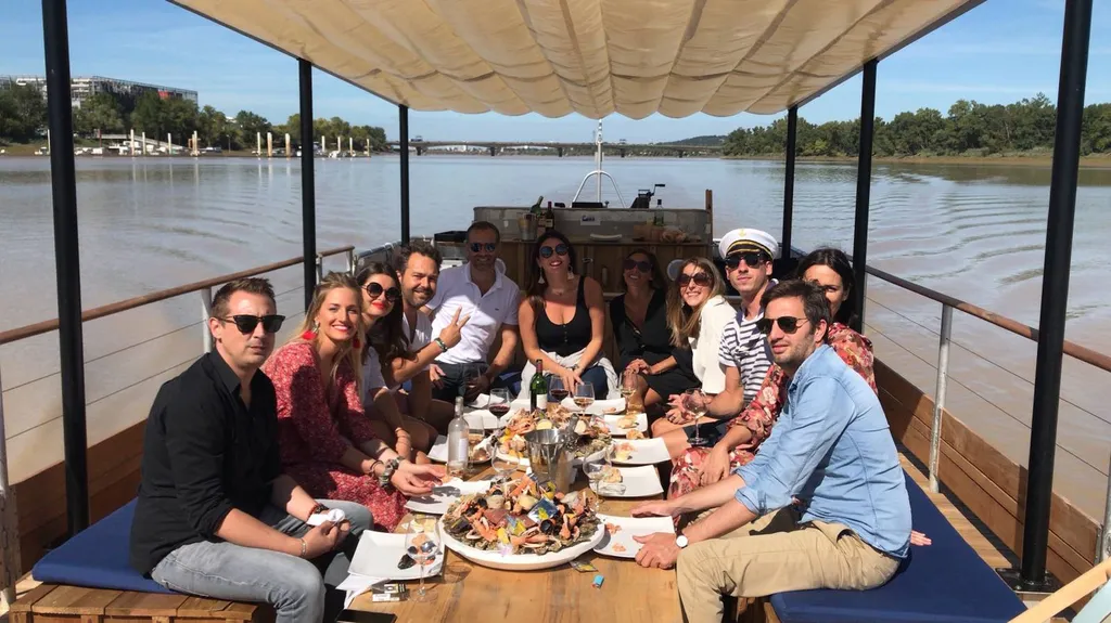 Activité originale a faire entre amis ou en famille à Bordeaux sur un bateau