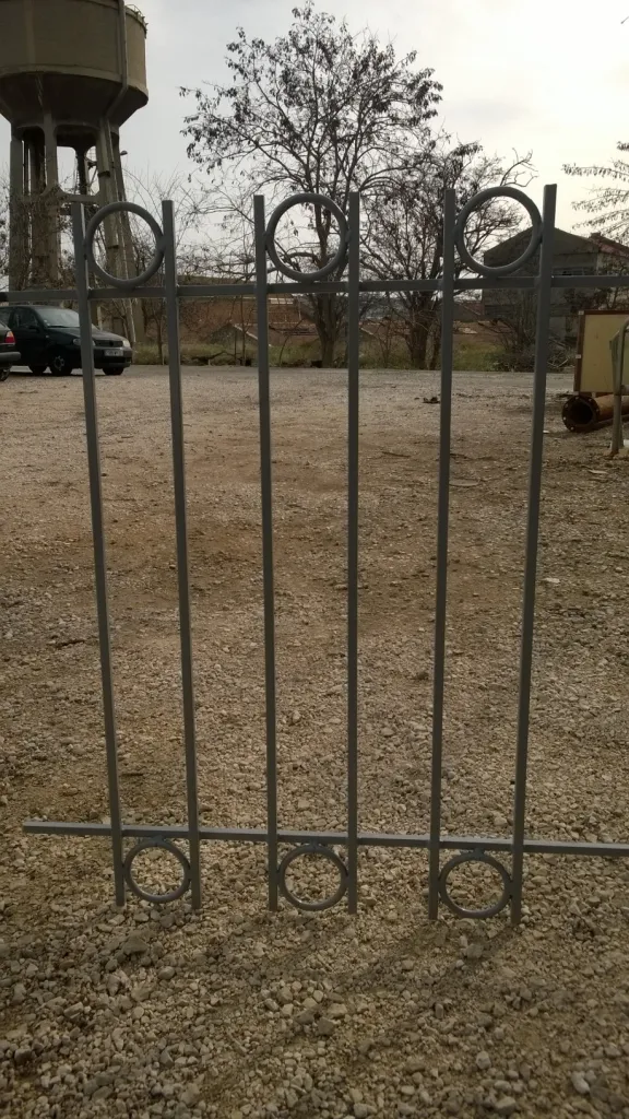FABRICATION ET POSE PROTECTION FENETRE ACIER FER FORGE SUR MESURE BOUCHES DU RHONE 13