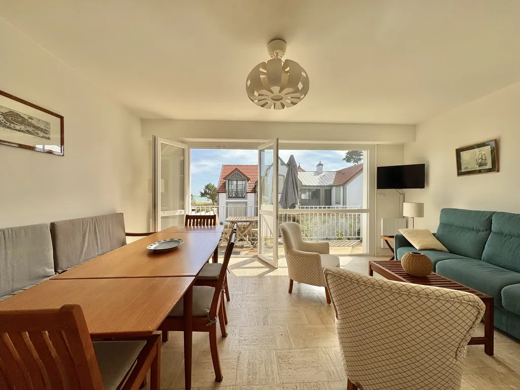 2589 - Appartement T3 avec balcon et vue mer