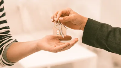 Premier achat immobilier à Bordeaux Saint-Augustin : comment le chasseur immobilier négocie moins 32 000 euros pour un primo-accédant cadre