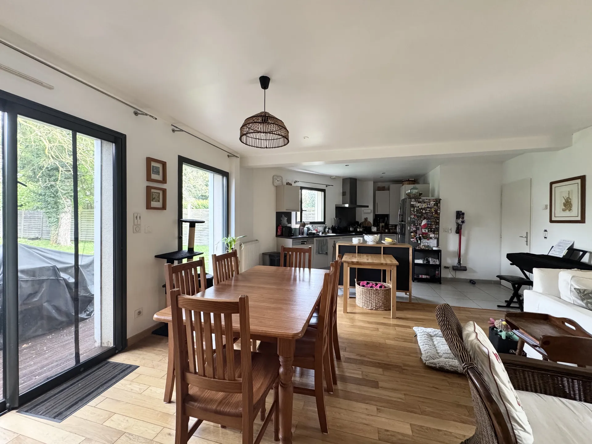 salle à manger et cuisine ouverte Helix proche lycée international Saint Germain en Laye 