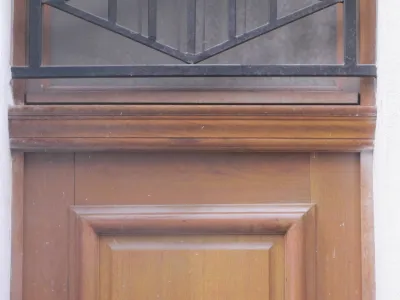 Réalisation d'une porte d'entrée dimmeuble en bois exotique à Marseille