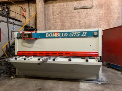 COUPE DE TOLES A LA DEMANDE AVEC CISAILLE GUILLOTINE DANS NOS ATELIERS DE MARTIGUES 13 