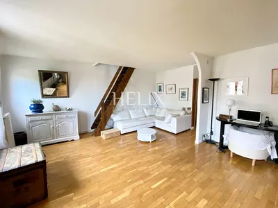 Appartement en duplex avec balcon, une minute du RER A à Saint Germain En Laye 3 pièce(s) 58.96 m2