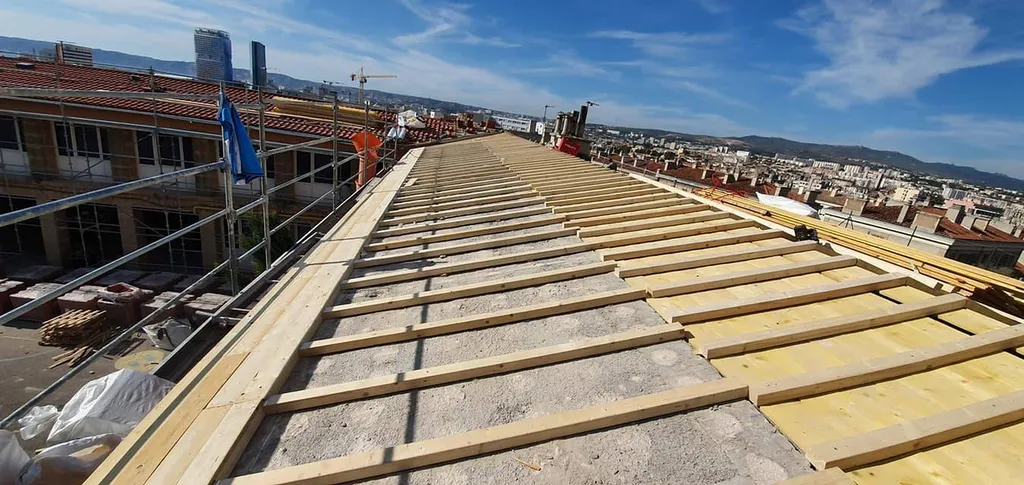 réfection de toiture en tuile près de aix en provence 13