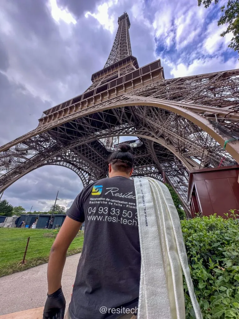 Travaux de chemisage de canalisation pour la Tour Eiffel par Resitech France, la presse spécialisée en parle!