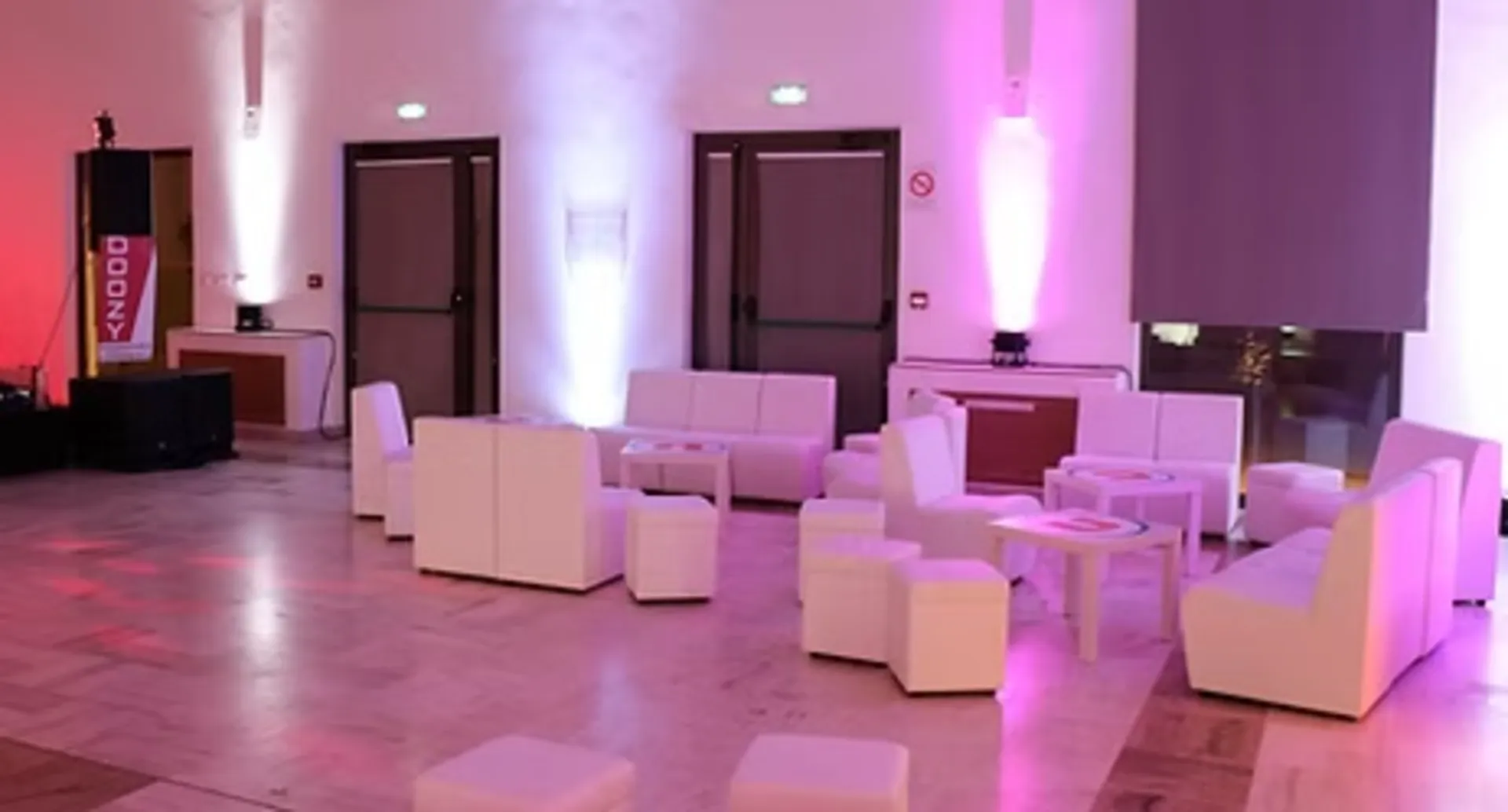 BANQUETTE CHAUFFEUSE LOUNGE BLANCHE