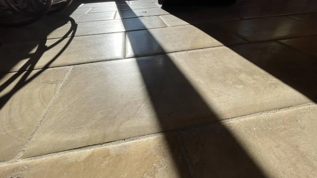 Quelle pierre naturelle choisir pour un carrelage pierre extérieur et intérieur ? Livraison NIMES