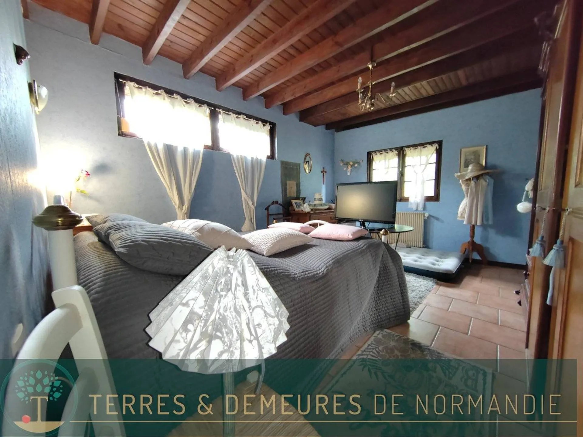 BOURNEVILLE-SAINTE-CROIX  (27500), 5 minutes des commerces.