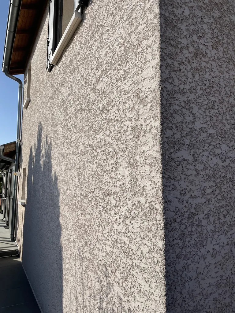 Mur porteur avant ouverture pour la création d’une baie vitrée dans une maison à Belleville-en-Beaujolais (Rhône 69)