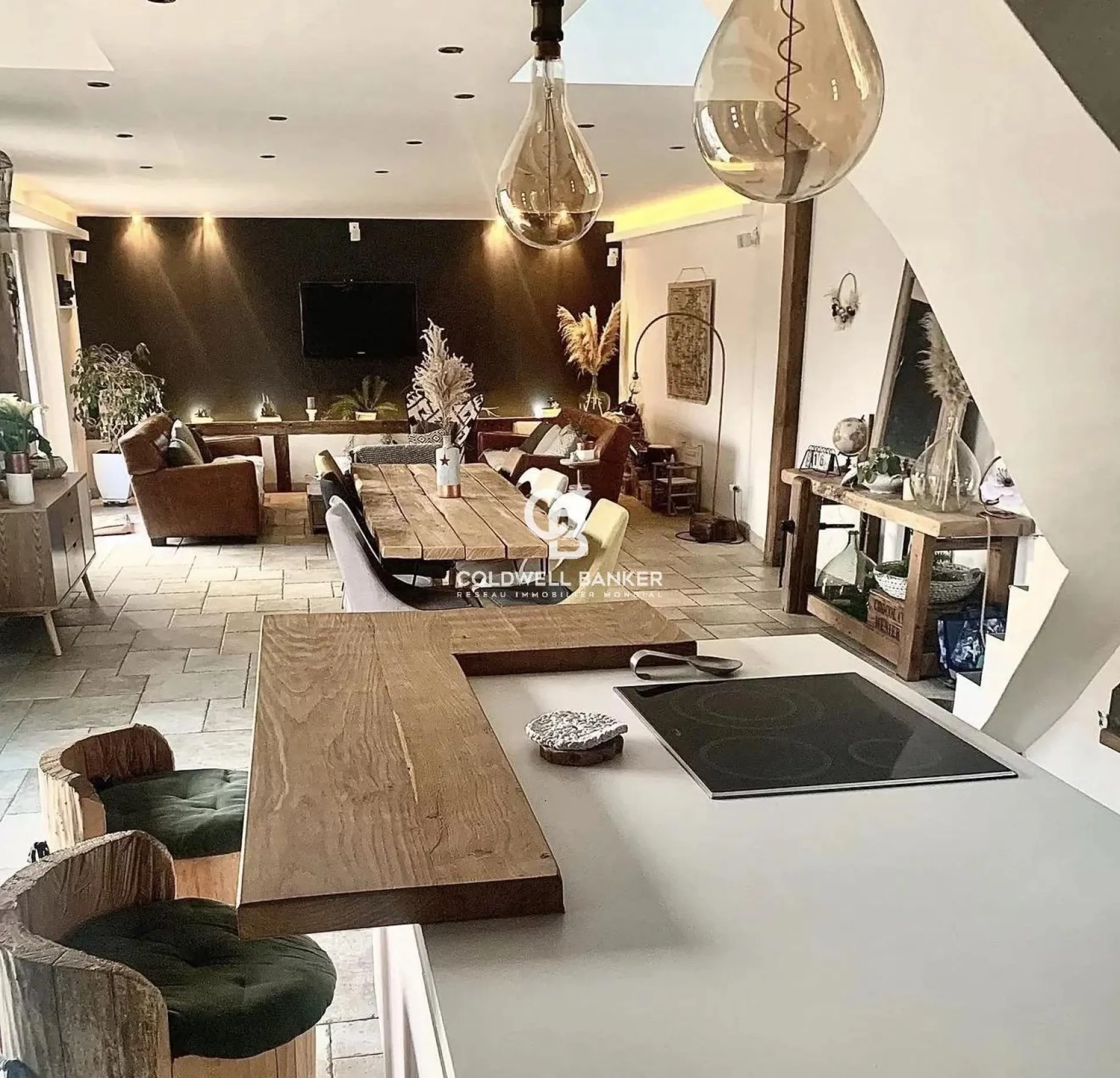 A vendre - Maison de campagne rénovée avec piscine – Village dynamique à 20 minutes du Mans