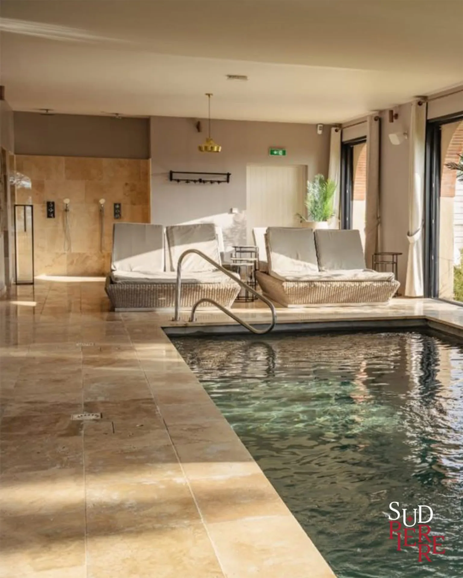 Solystone : magasin de carrelage intérieur, extérieur et pierre naturelle avec un showroom idéal pour tous vos projets près de Bourg-en-Bresse et sa région