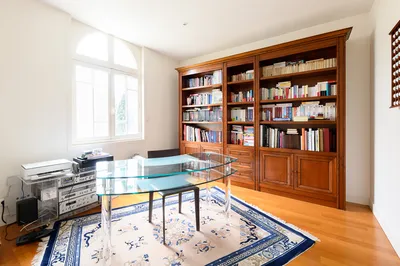 Dépendance avec fort potentiel : salle de sport, bureau indépendant ou chambre d’amis selon vos besoins.