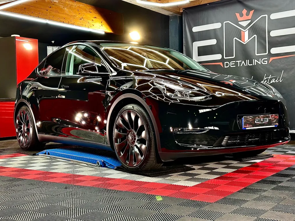 Protection carrosserie PPF Lyon plus traitement céramique carrosserie Tesla model Y Perf 