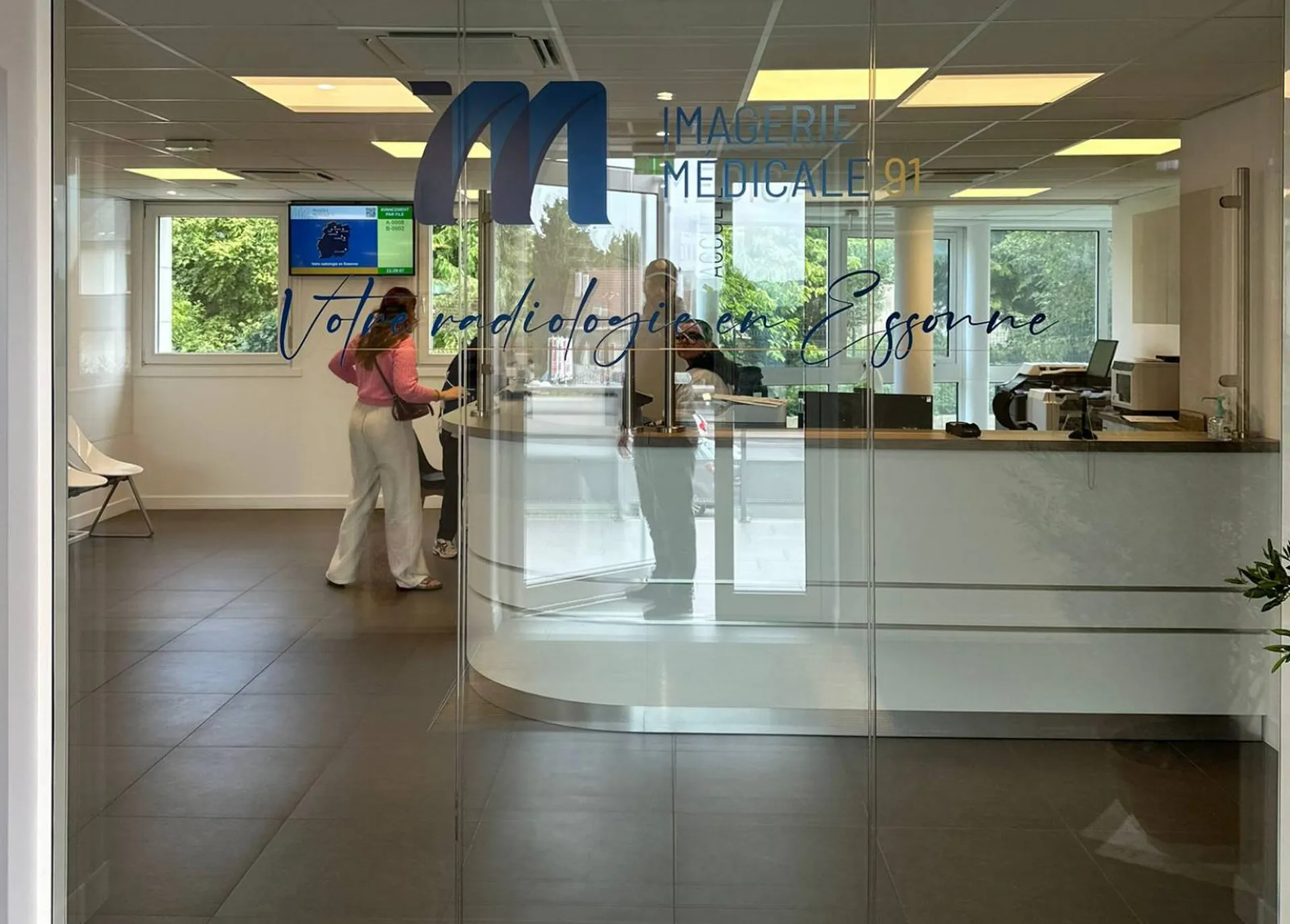 Vitrophanie pour centre Imagerie Médicale en Essonne